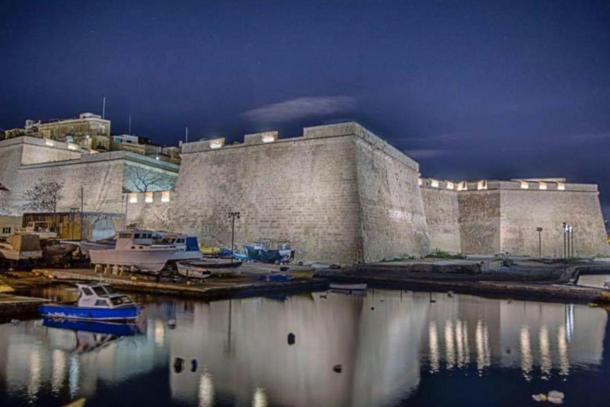 Traditional Maltese Townhouse, Roof Terrace And Views セングレア エクステリア 写真